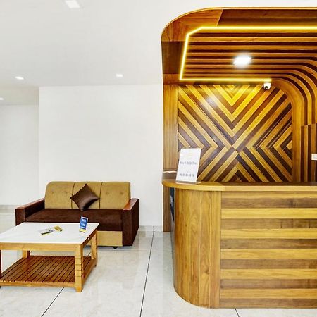Hotel O Grand Parassini Pāppinisseri Zewnętrze zdjęcie